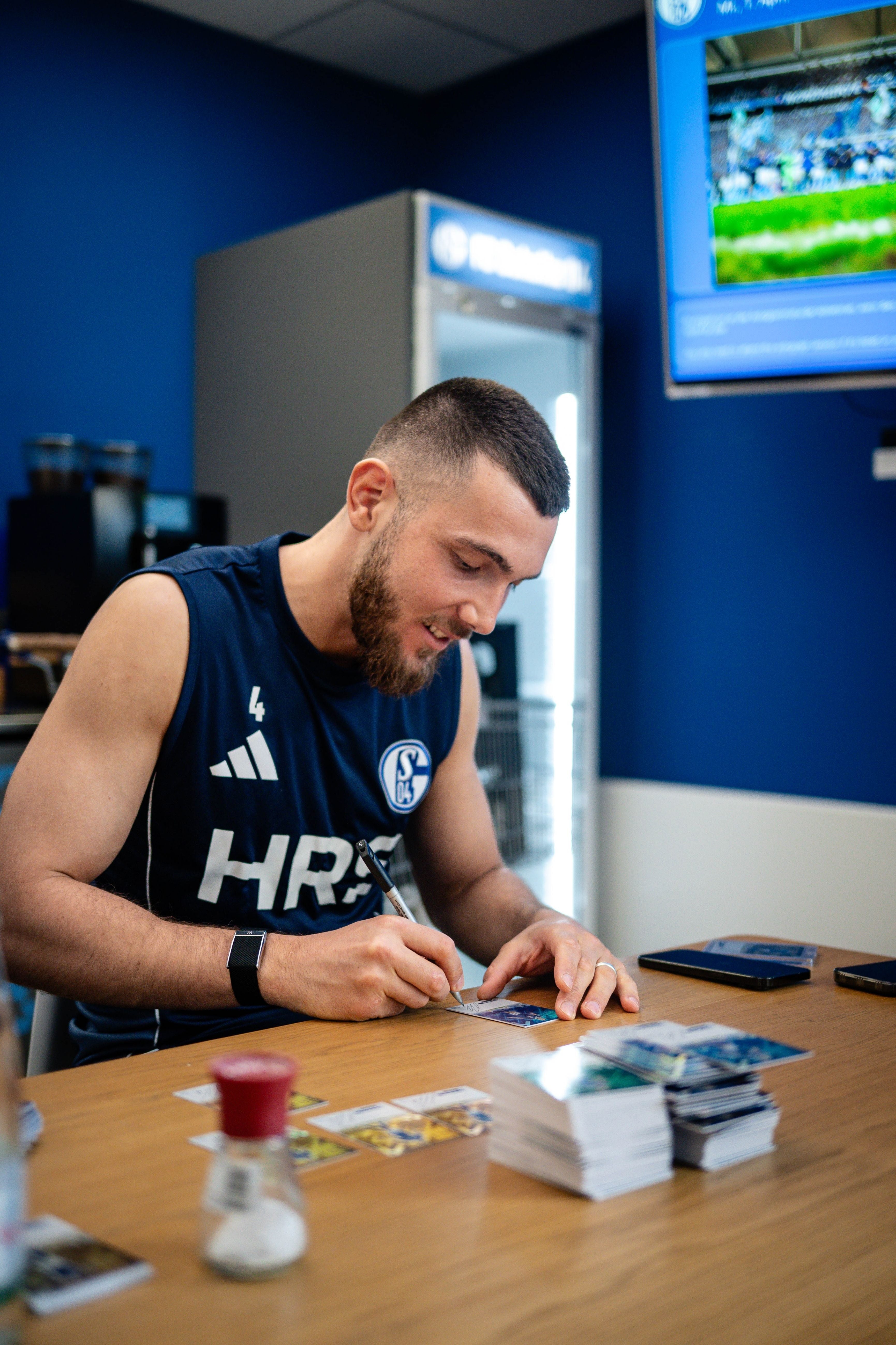 Hasan Box FC Schalke 04 trading card box - Ein Leben lang – ultimatedropz